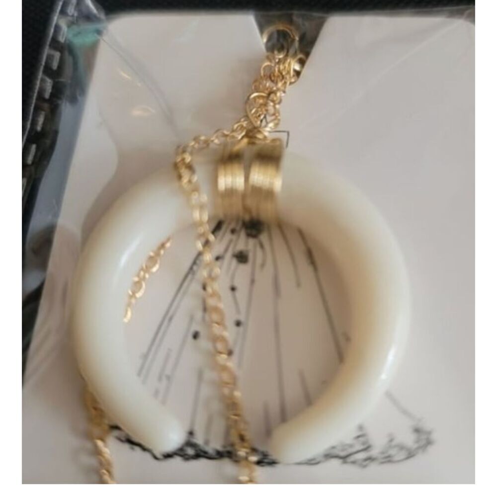 NEW Jovono Women's Crescent Moon Pendant, WHITE